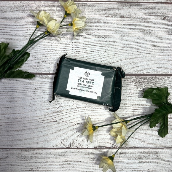 The Body Shop Tea Tree Purifying Soap - Picture 3 of 7